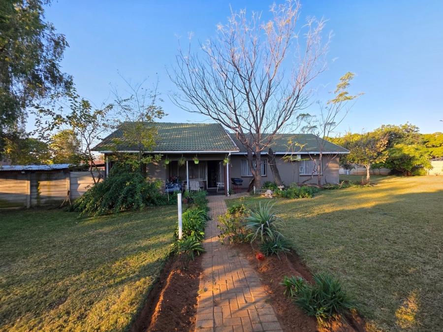 3 Bedroom Property for Sale in Protea Park North West